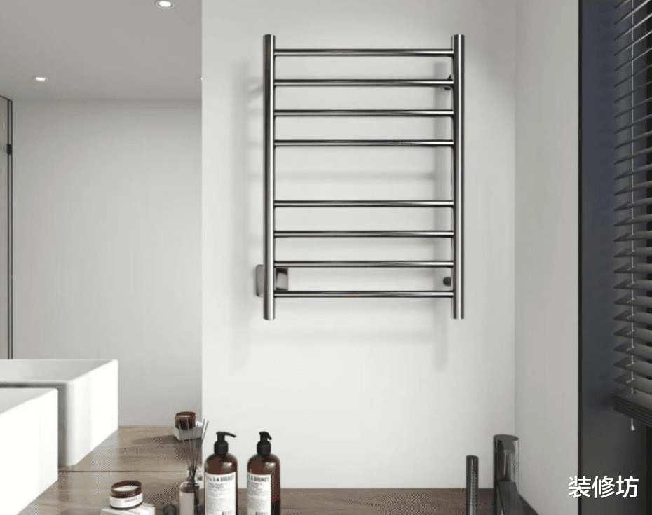 建议:卫生间再大,也别装毛巾架,学学年轻人的做法,干净又卫生