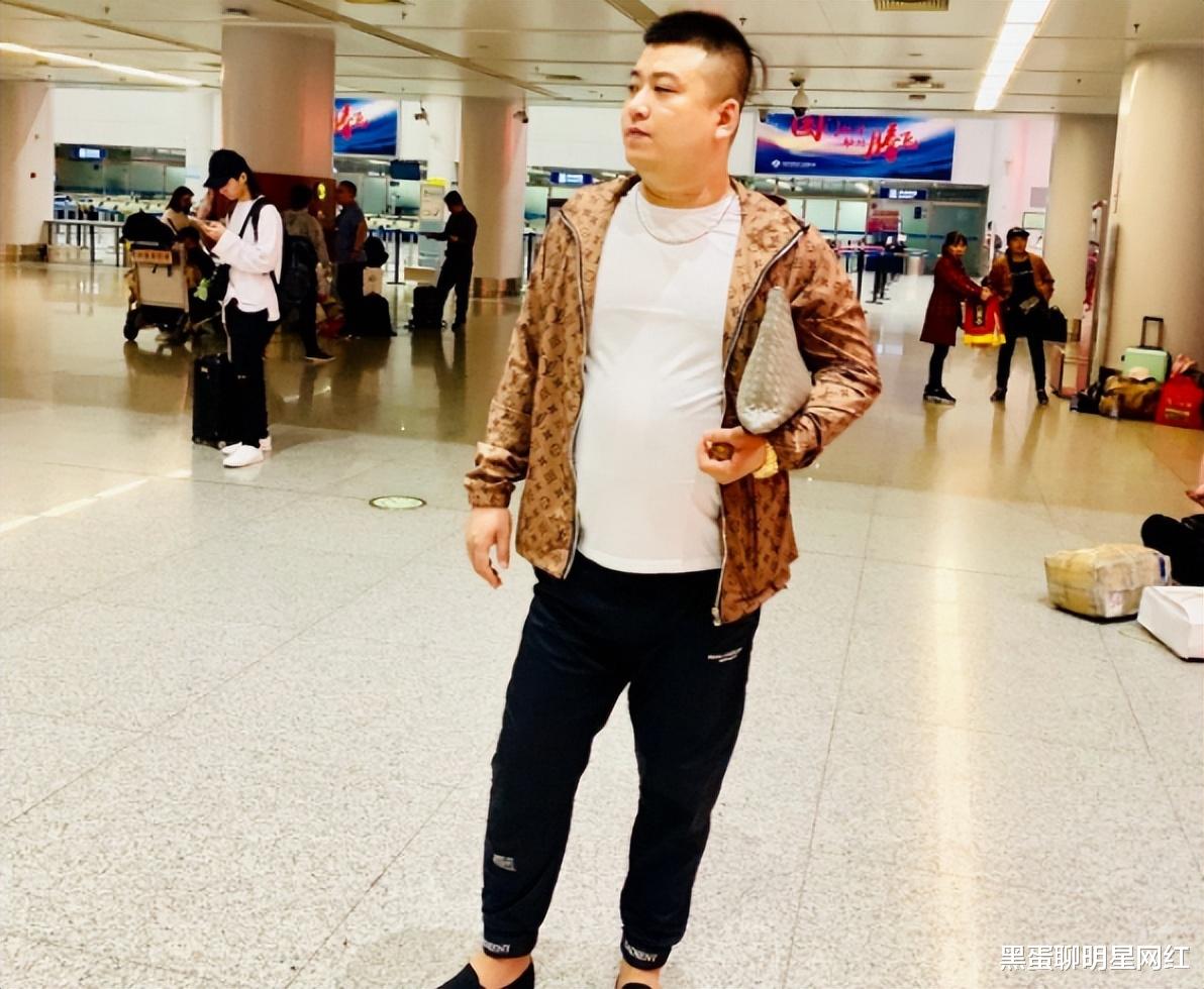 |网红张二嫂为徒弟胡闹出气，直播嘲讽老方丈、天津李四：几头烂蒜