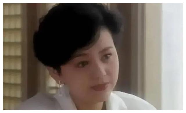 “中年美妇”王琳：两婚两离，35岁生下儿子，52岁还宛如少女