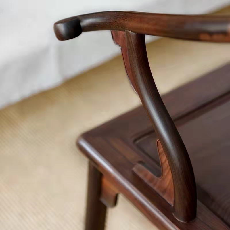 在青岛新顺家具有一把200多万的椅子，竟然长这样？