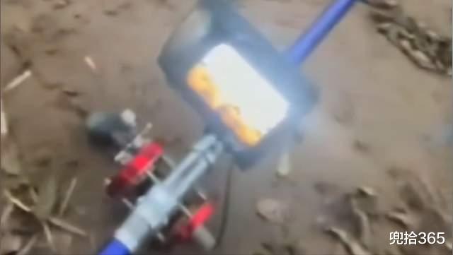 重庆|重庆男子冬日户外野钓，意外收获4斤重的大草鱼，网友却要求严惩