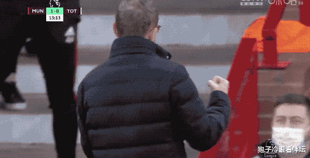 C罗|1-0热刺！C罗原地摆腿世界波 打破13年最长进球荒 老特拉福德沸腾