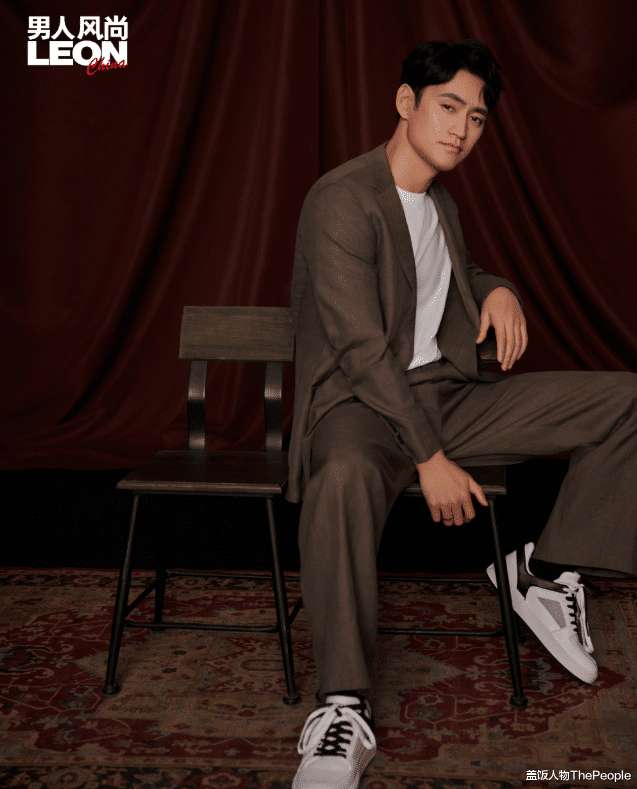 唐嫣|娱圈寒冬来势凶!一线85花整月没工作,小演员被辞退街头发小卡片