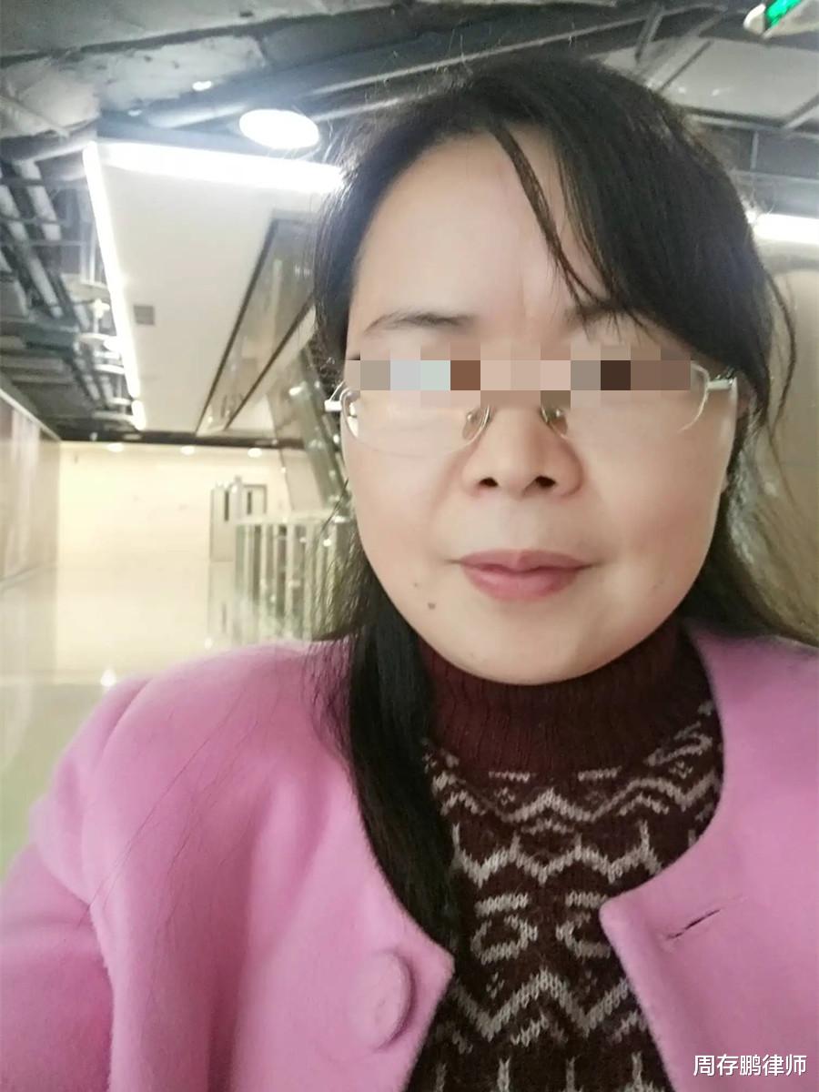 案例:53岁女子迷恋男健身教练,为其买房买车却遭背叛酿悲剧