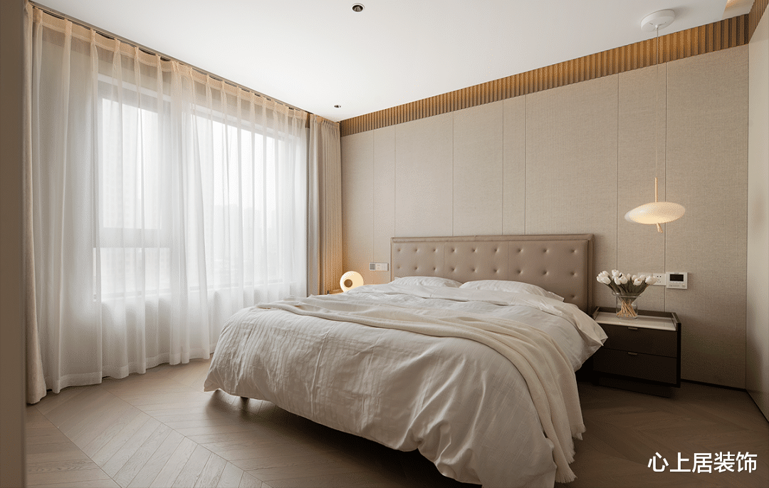 229㎡复式极简,以简约线条构筑奢华雅致