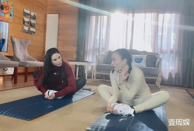 钟丽缇|51岁钟丽缇跟55岁李若彤同框,没有对比就没有伤害,差距太大了