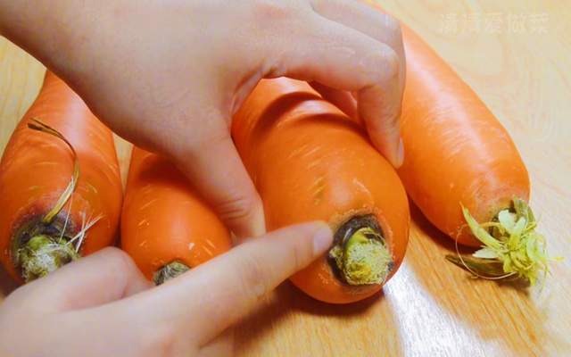 胡萝卜“这4种”一定别买,菜贩子从来不吃,倒贴500都不要