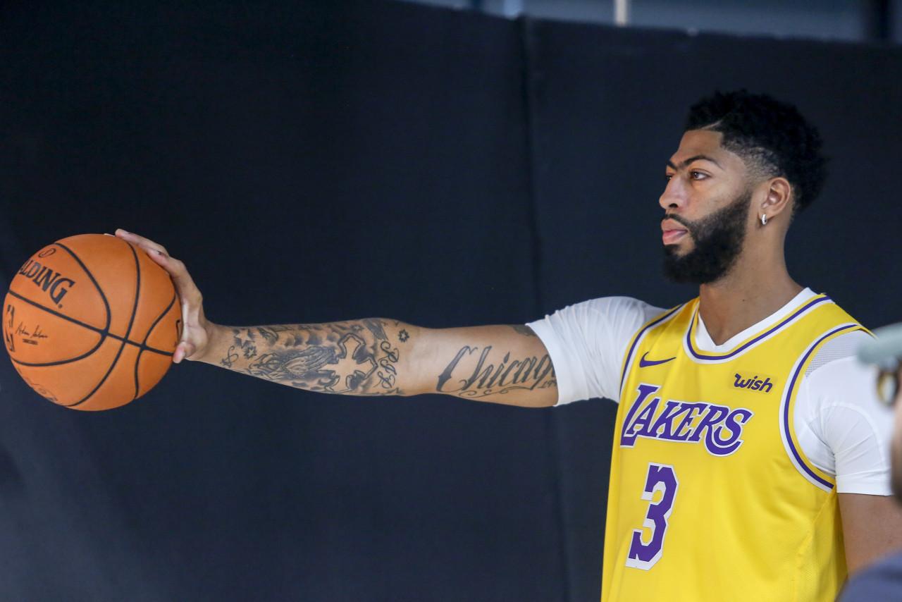 安东尼·戴维斯|NBA前五不保？一大缺陷虽致命，但三大优点属联盟顶级