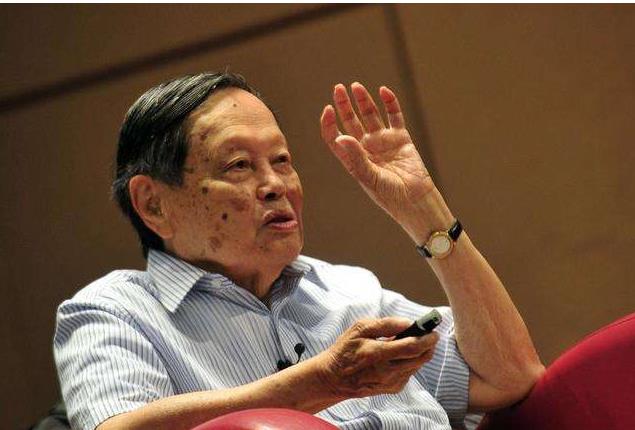 为什么杨振宁看过《三体》后说:我曾看过《三体》,但是看不下去