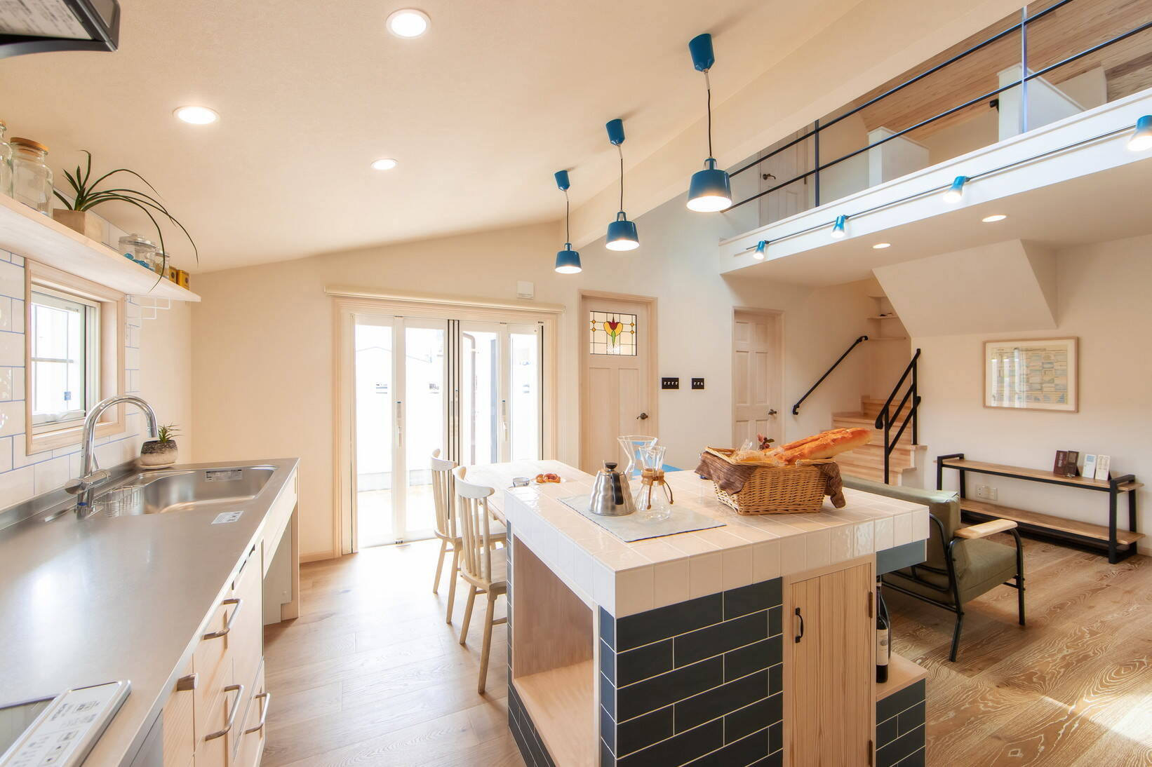 日本一户建就是“任性”,装完旁边圈院子,加建阁楼又多了2间房