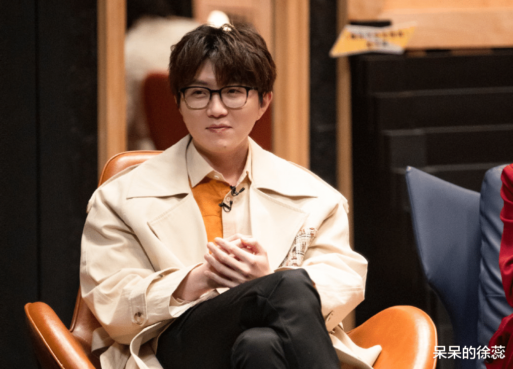 街拍|《声生不息》首波评价来了,观众“刀刀见血”,综方估计要哭了!