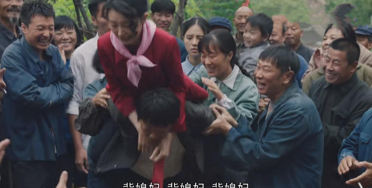 山河锦绣|《山河锦绣》秋玲细妹都嫁对人：她的幸福可借鉴，她的却无法效仿