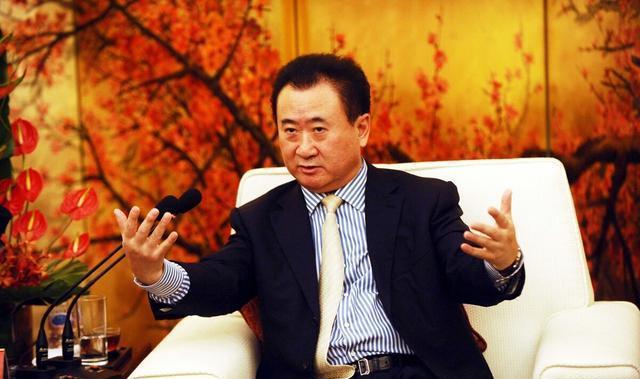 李易峰|王思聪遇到父亲的女秘书，热情跟她打招呼，女秘书让他吃了闭门羹