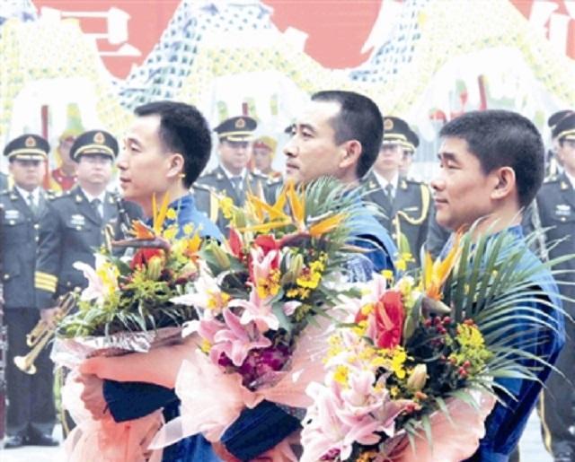 航天英雄景海鹏:从一贫如洗到三次登上太空,如今的他过得怎样?