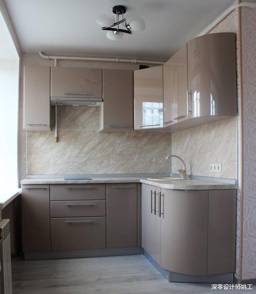 厨房吊柜要不要到顶？吊柜到顶又高又占空间，除了防积灰一点也不好用