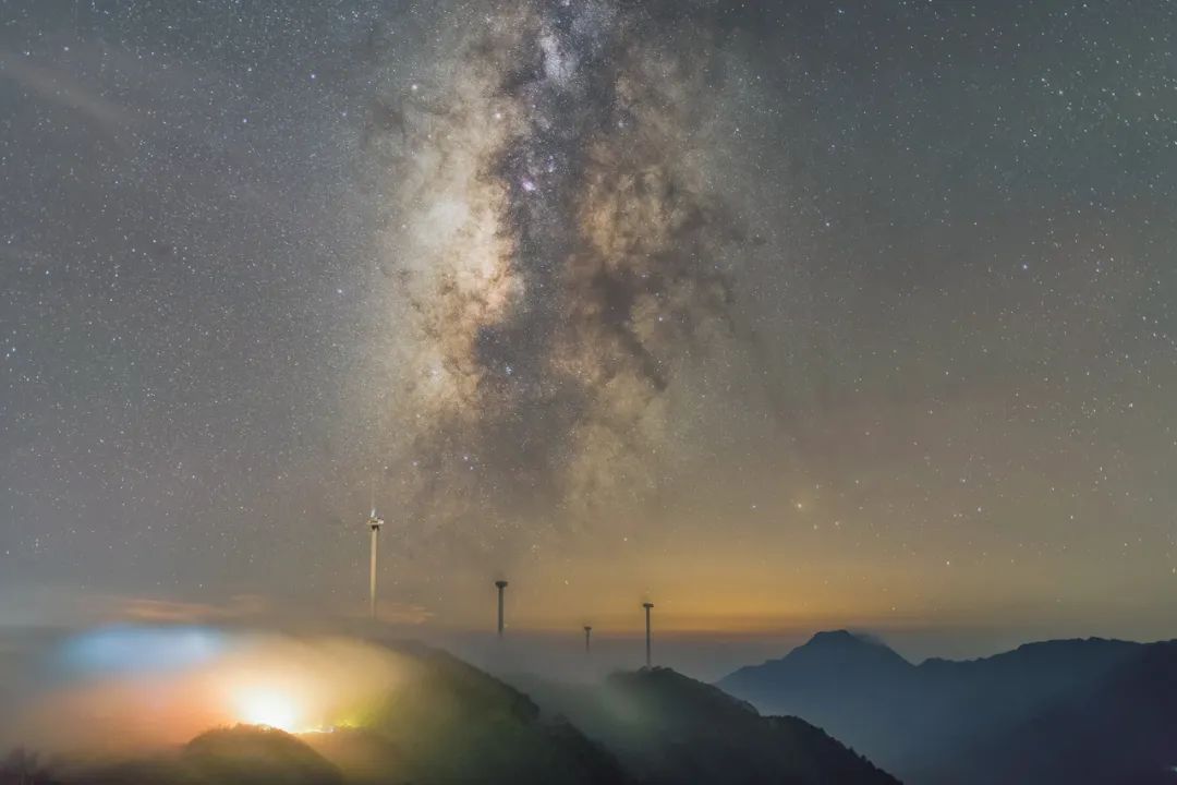 草原|咸宁的一天，原来可以美出四种色调！