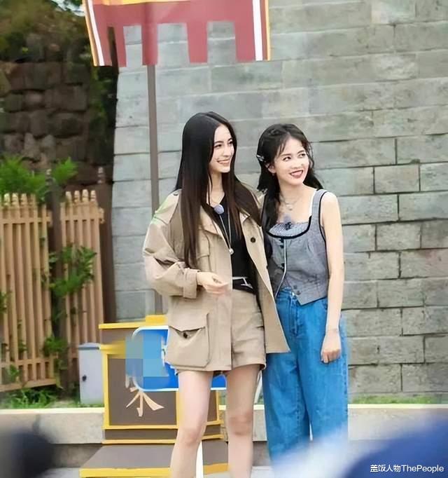 白鹿|当淡颜系美女撞上浓颜系女神,李一桐输给高叶,白鹿不及杨颖