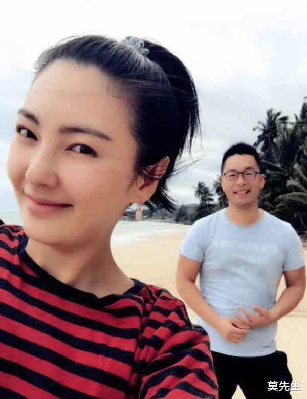 倪萍|倪萍三婚不算多,刘晓庆58岁等来四婚,她结婚8次仍旧不幸福