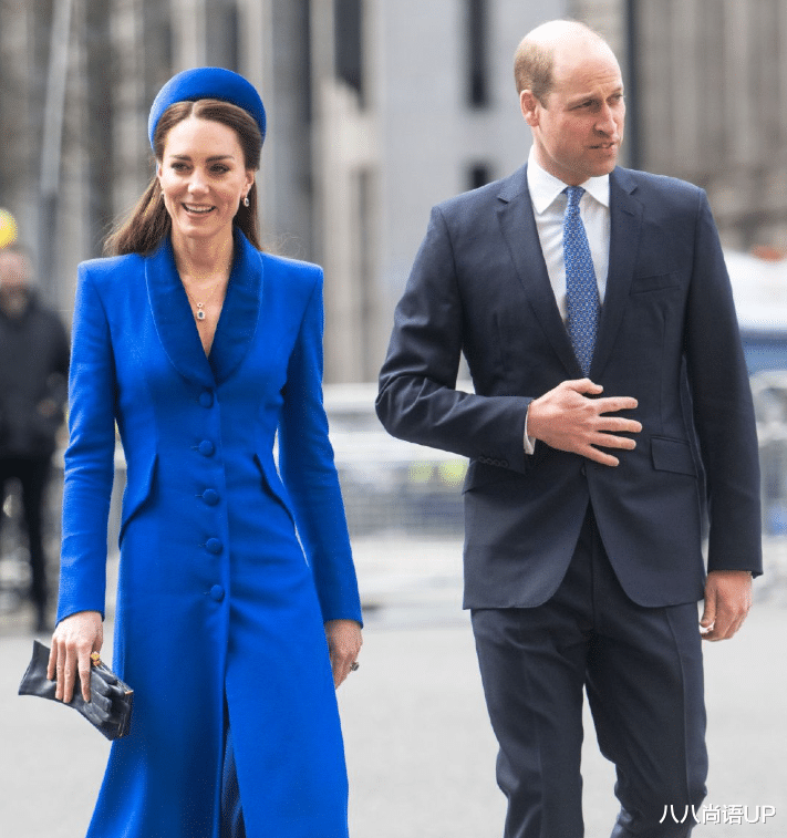 戴安娜王妃|凯特佩戴婆婆的珠宝首饰，同框卡米拉贴面吻，“婆媳”关系真融洽