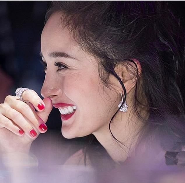 杨幂|眼睛凹陷才是真毁容,从杨幂到陶虹,多少女神被害惨