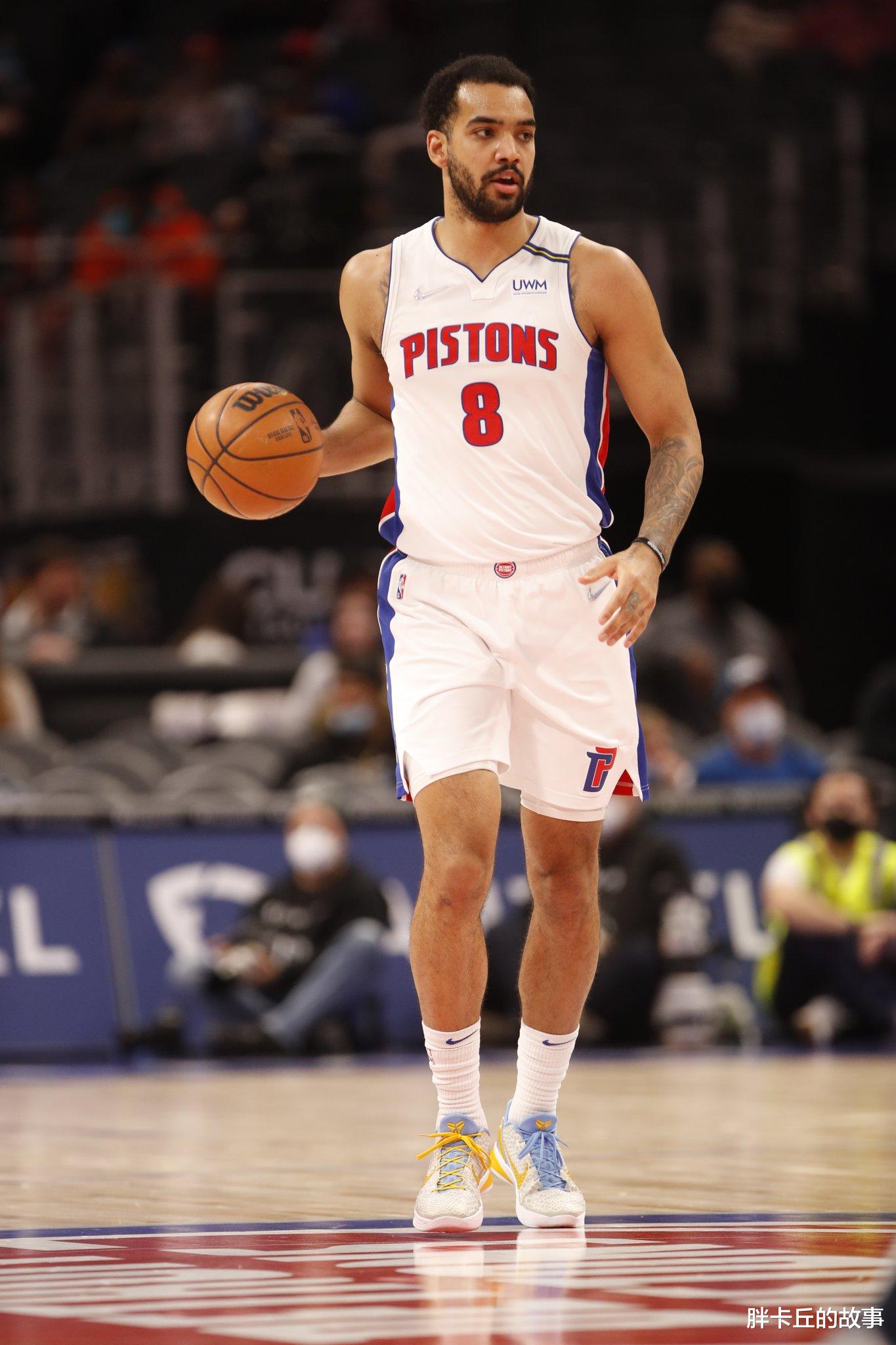 斯蒂芬·库里|2月4日NBA球鞋上脚，库里上脚初代签名鞋，德罗赞上脚科比11