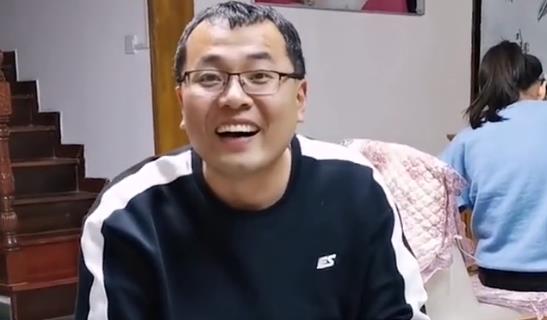 老明星|凭班主任老爸圈粉六百万，王大艺为何惨遭质疑？央媒发声一针见血