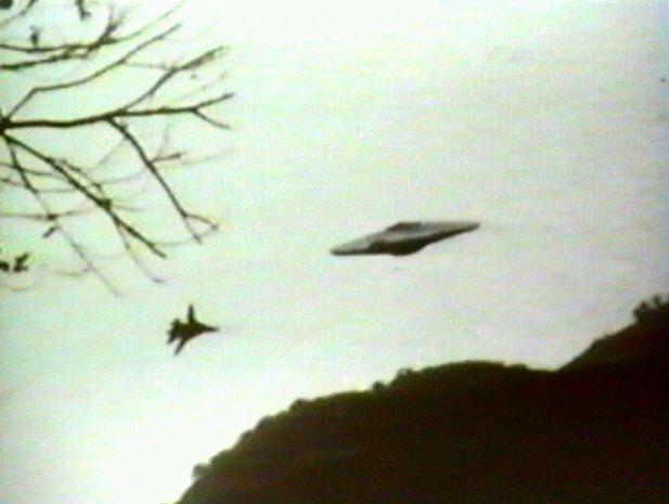 前白宫官员谈见证UFO经历,并敦督对UFO事件进行调查
