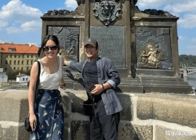 李连杰|59岁李连杰欧洲度假，女儿身高已超其父，曾被曝患抑郁症