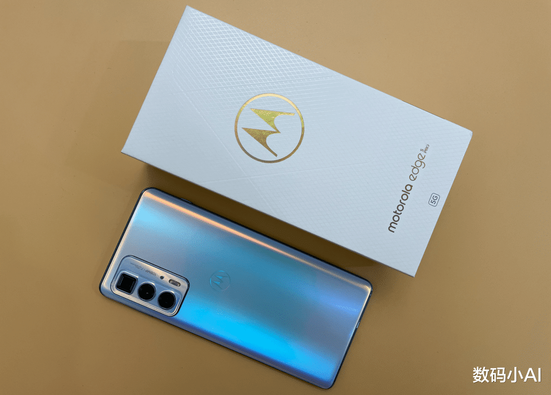 摩托罗拉|降至1799元，骁龙870+1亿像素，50倍变焦手机沦为千元机