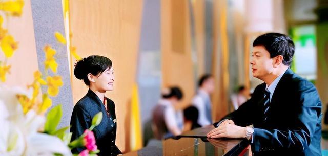 “非夫妻”开房住酒店,但只登记了一人信息,被查到有什么后果?