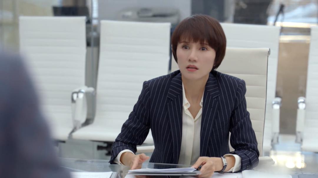 袁泉|《玫瑰之战》女律师pk：袁泉戴积家，俞飞鸿戴江诗丹顿一身珠宝