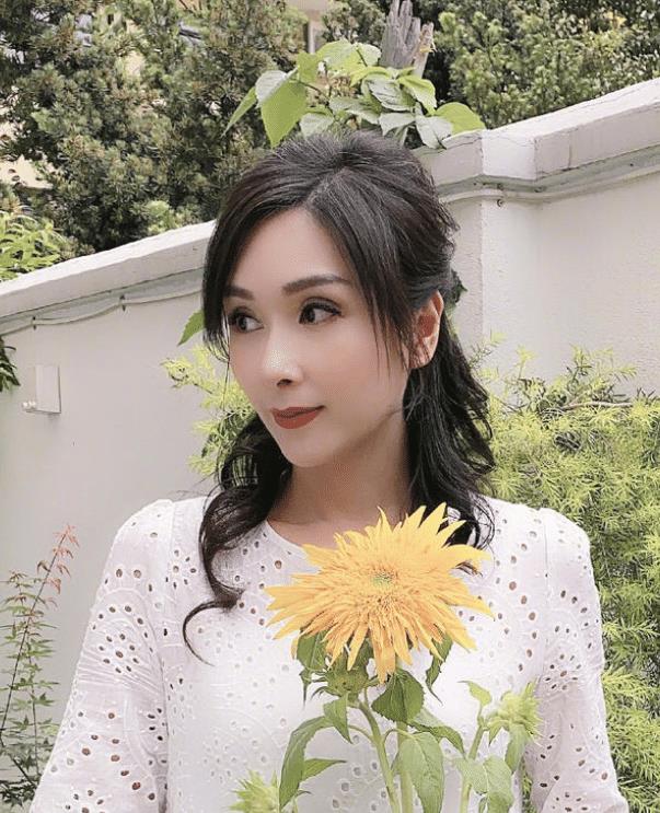 杨恭如|从最美亚姐到销声匿迹,被一巴掌打出娱乐圈的杨恭如,如今怎样了