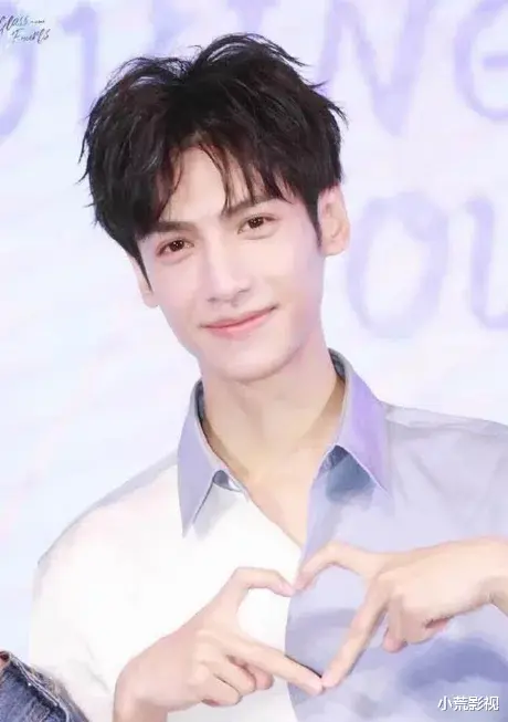 关晓彤|刘浩存，张碧晨，华晨宇，杨幂，刘维，罗云熙，鹿晗，吴磊！