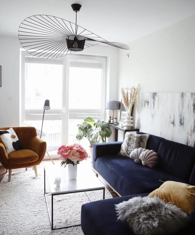 生活不是非白即黑,用温柔原木色来映衬,这个家的配色太爱了