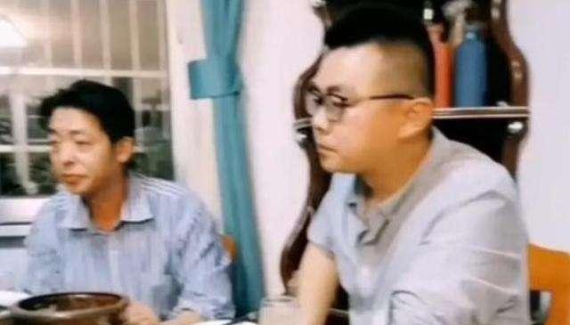 |田新豪现身直播，首度回应网友质疑，一细节揭露许姚田真实关系