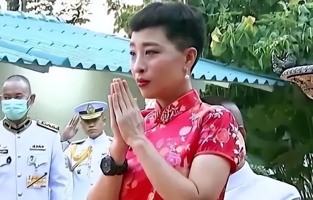 小王子|帕公主三姐弟同框亮相出镜,高调合体手足情深,提帮功具备高情商