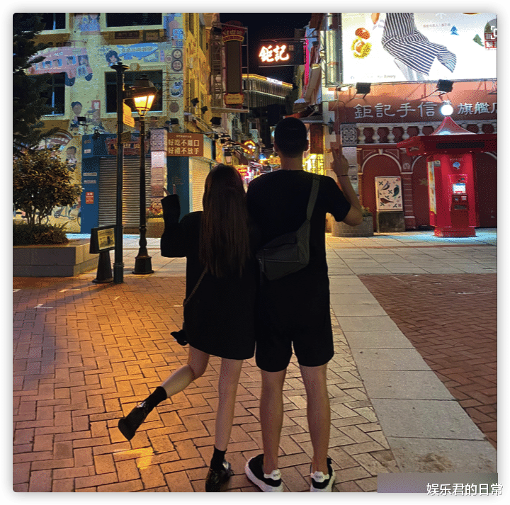 官宣|美女网红官宣结婚，与丈夫相恋不到半年，男方曾拿百万元彩礼提亲