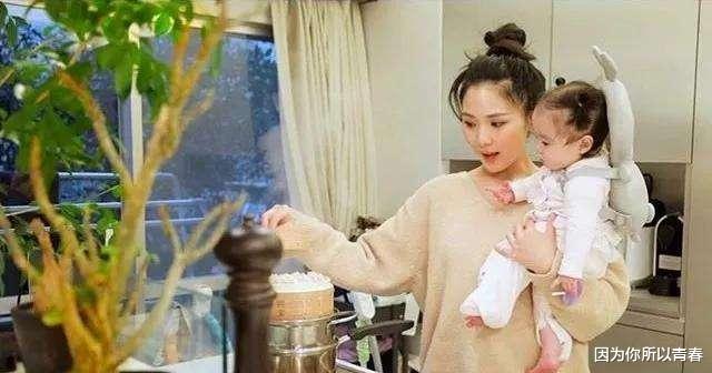 家暴|全职宝妈被“家暴”,跟丈夫聊天记录被曝,里面内容引起热议!