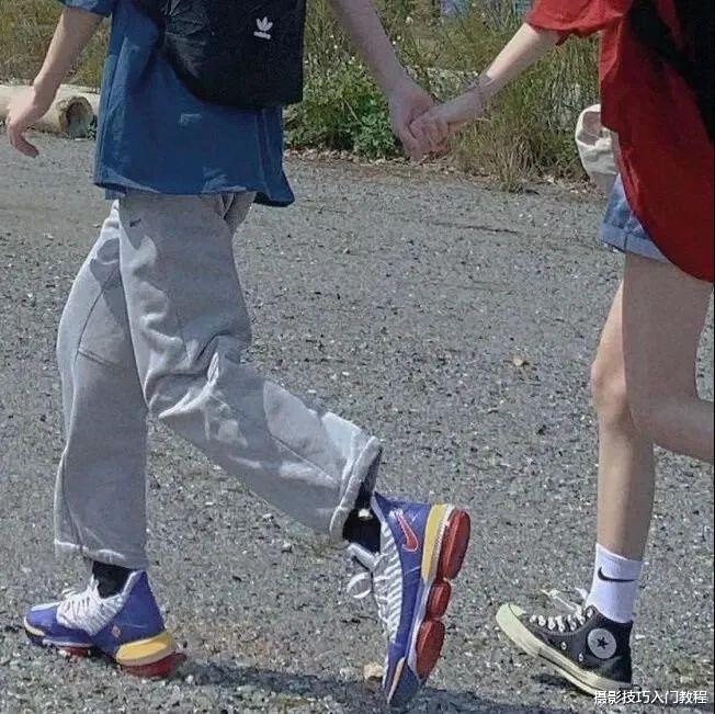 别再去网上找头像了，自己动手拍情侣头像简直太甜了