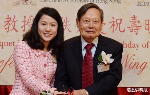 中国科技被频繁“卡脖子”后,曾经“痛骂”杨振宁反对建对撞机的人,都开始后悔了