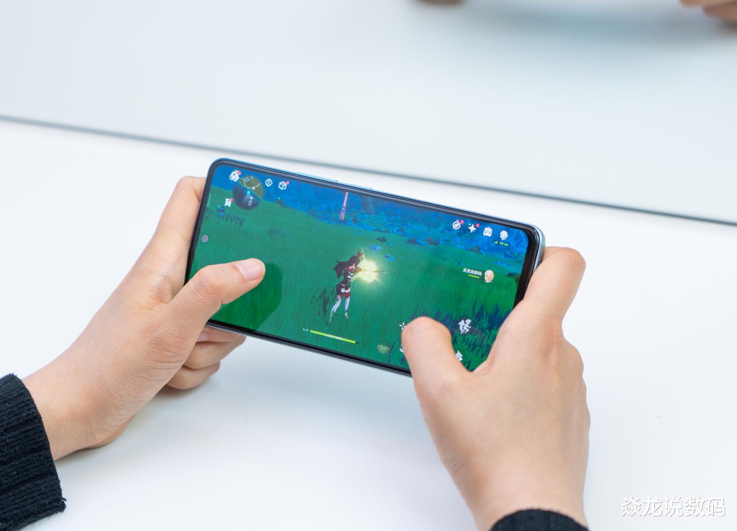 曲面屏|旗舰配置，中端价格，iQOO Neo6全面体验