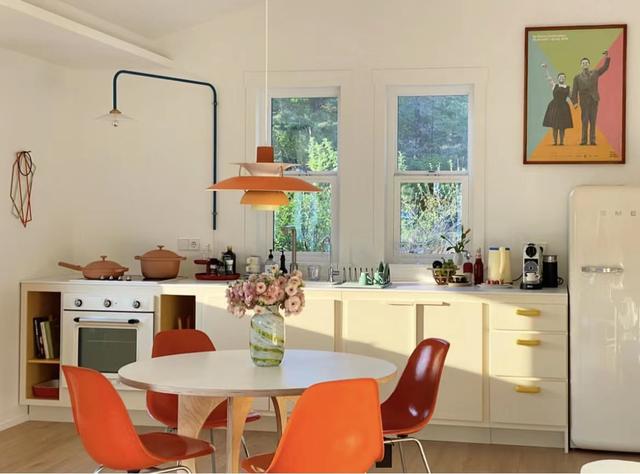 韩国女主隐居山林,因太会布置而走红,全屋精致清新,治愈许多人