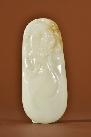 |和田玉螭龙吐瑞把件