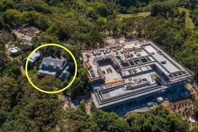 豪宅|好莱坞顶流退圈后花8000万买豪宅,被网友群嘲:很壕…但真不好看