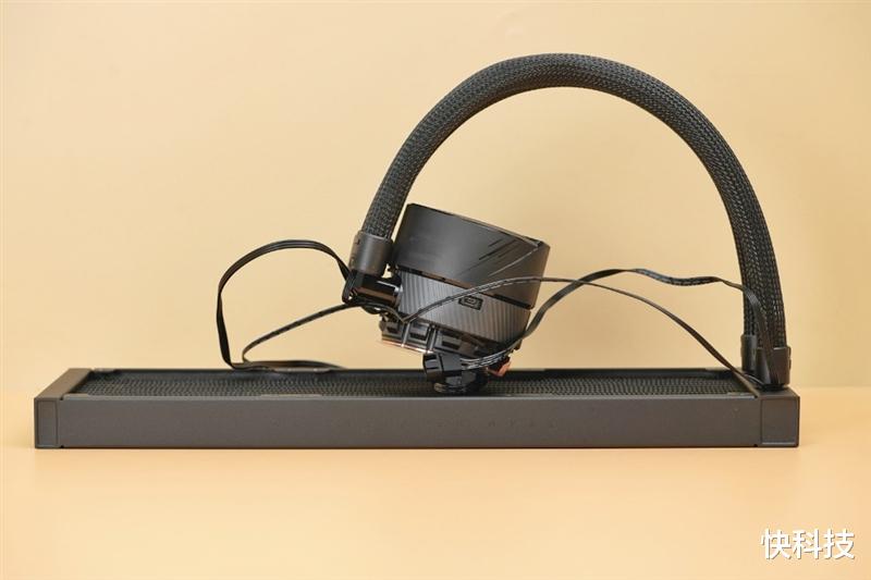 人机交互|稳稳压制i9-12900K!技嘉水雕PRO 360水冷评测