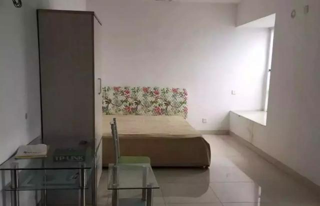 刚毕业的小情侣花2500块改造39㎡出租房,房东看完直接白送2个月