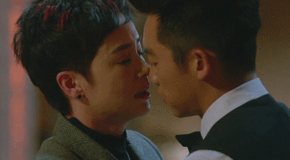 吻戏|伸舌头、嘴亲肿、忘年吻，这些“中老年”演员拍吻戏，个个辣眼睛