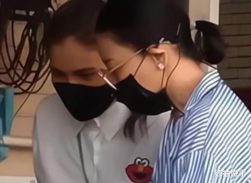 西拉米|西拉米单人海报惊艳，51岁状态不输苏提达，不愧是后宫第一美人