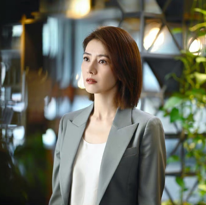 高圆圆|43岁的高圆圆很聪明，复出的选择很明智，给自己打call也很有底气！