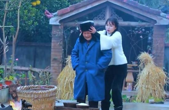 赚22亿仅得300万，被“资本”捧红再丢弃？“李子柒”毁了李子柒
